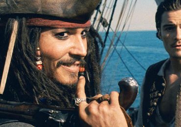 Johnny Depp estudia regreso a Piratas del Caribe