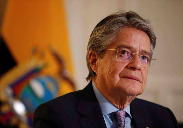 Lasso enfrenta pedido de destitución acosado por las protestas en Ecuador