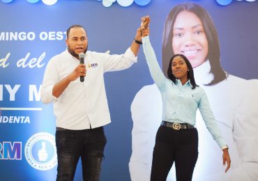 Roxanny María presenta sus aspiraciones a ser presidenta de la JRM en Santo Domingo Oeste