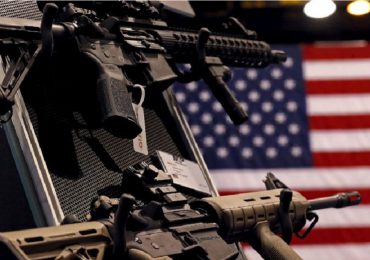 Senadores de EEUU anuncian acuerdo limitado para frenar la violencia con armas de fuego