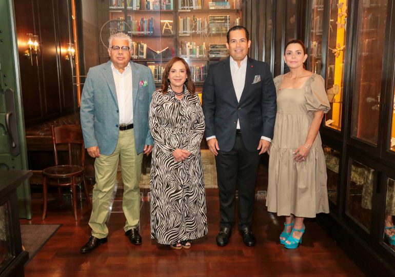 Cuerpo Consular realiza visita guiada “El universo pictórico de José Gausachs y Clara Ledesma”