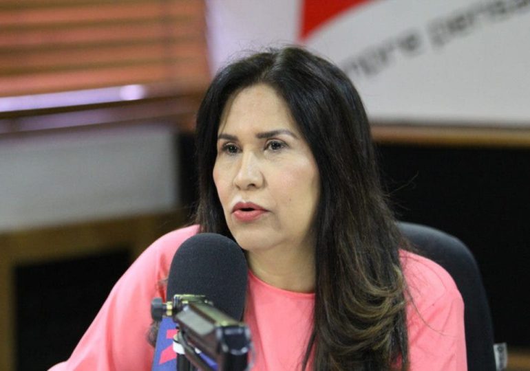 Maritza Hernández afirma sociedad dominicana vive crisis social peligrosa
