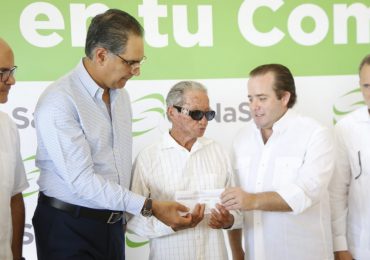 Ministro Administrativo de la Presidencia encabeza acto de afiliación a Senasa en Puerto Plata
