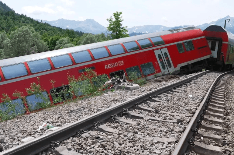 Al menos tres muertos y varios heridos por accidente de tren en Alemania