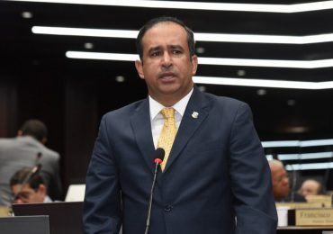 Victor Suarez Díaz arremete contra senadora Faride Raful por supuesta oposición a Ley Extinción de Dominio