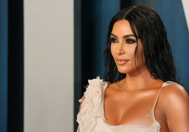 ¿Sería capaz Kim Kardashian de comer heces fecales para lucir más joven?