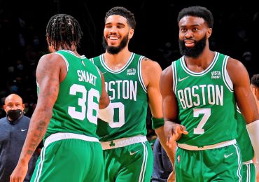 Celtics vencen a Warriors en casa para tomar ventaja de 2-1 en Finales de la NBA