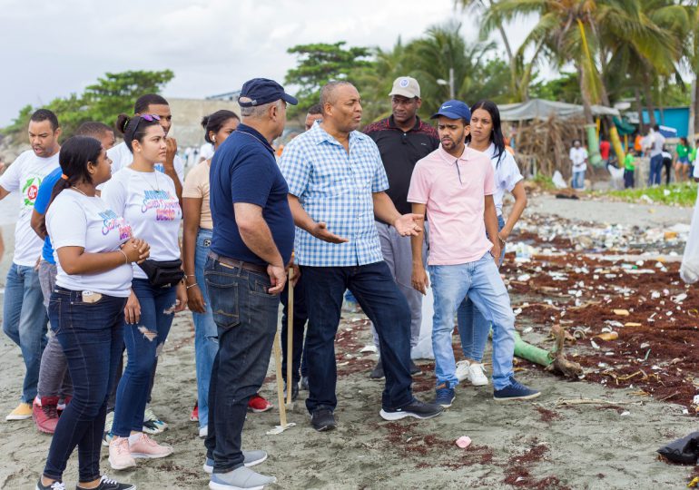 Alcaldía de SDO realiza jornada de limpieza por el Día de los Océanos