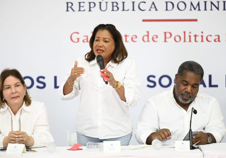 Gabinete Social y gobernadora de Santo Domingo encabezan Plan Protección Social en Pedro Brand