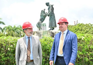 Embajador de Italia en RD visita Planta de producción cementera en Palenque