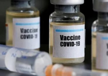Gobierno de EEUU reclama a laboratorios fabricar vacunas que apunten a subvariantes de ómicron