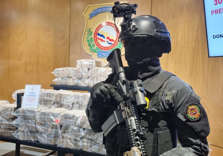 Autoridades incautan 300 paquetes presumiblemente cocaína en puerto Caucedo