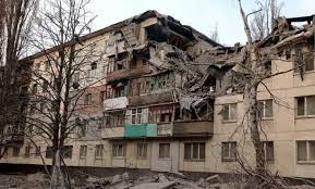 Rusia bombardea "masivamente" ciudad estratégica del este de Ucrania
