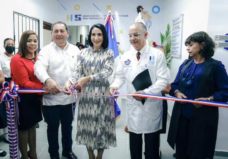 Primera dama y SNS inauguran Unidad Integral para Adolescentes e inician operaciones de Unidad Materno Infantil en Hospital Vinicio Calventi