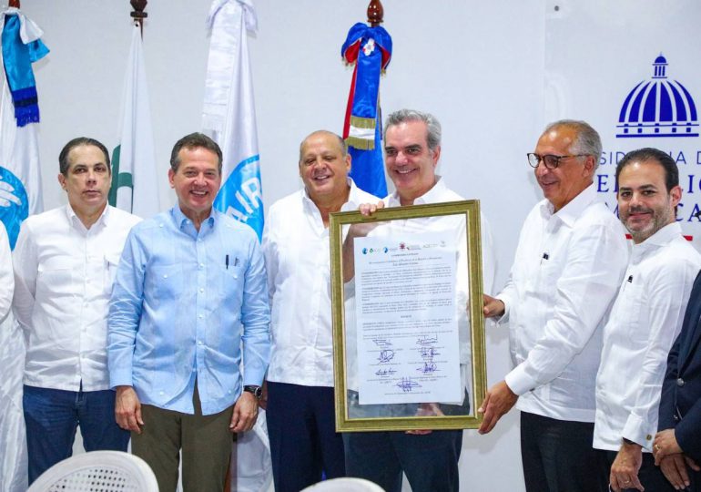 Empresarios reconocen al presidente Luis Abinader por estrategia para reactivar industrias en Santiago y el Cibao