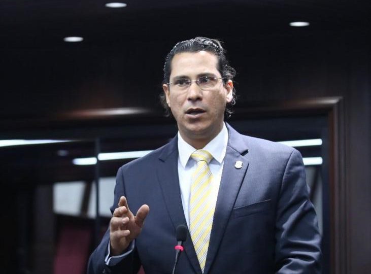 Félix Michell Rodríguez expresa su desacuerdo con que desde la Cámara de Diputados se solicite suspender operaciones a línea aérea