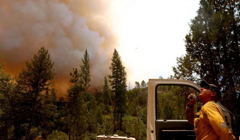 EEUU enfrenta calor extremo y un incendio forestal que crece en California