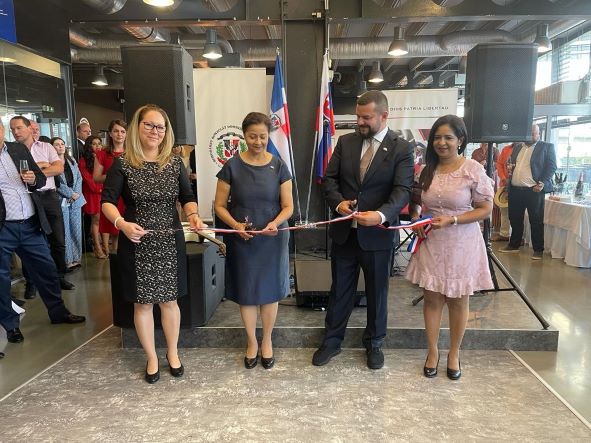 Inauguración oficial Cónsulado honorario de RD en Eslovaquia