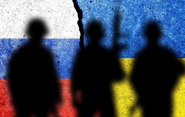 Ucrania acusa a Rusia de ataque contra prisioneros, otro "horrendo" crimen de guerra