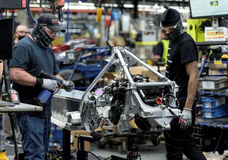La actividad manufacturera de EEUU tuvo su menor crecimiento en 2 años