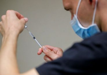 Justicia uruguaya pide al gobierno y a Pfizer aclarar componentes de vacunas anticovid