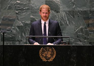 La democracia y la libertad bajo asedio, advierte príncipe Enrique en la ONU