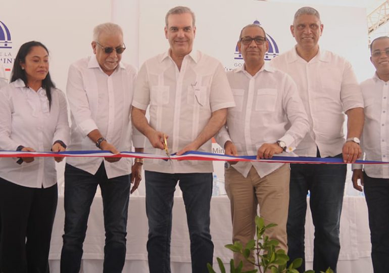 Presidente Abinader inaugura carretera en Rio San Juan valorada por RD$303 millones