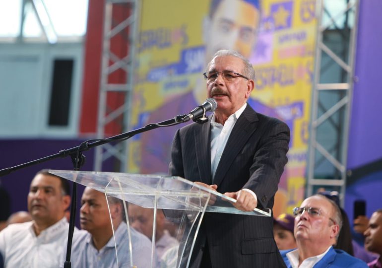 Danilo Medina: “Hoy somos testigos de lo que ocurre cuando un gobierno trabaja solo para unos pocos”