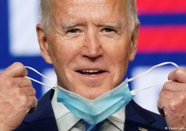 Joe Biden contrajo covid-19 con "síntomas muy leves"