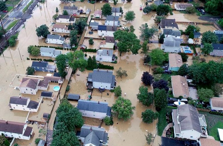 Inundaciones en el sur de EEUU elevan número de muertes a 25