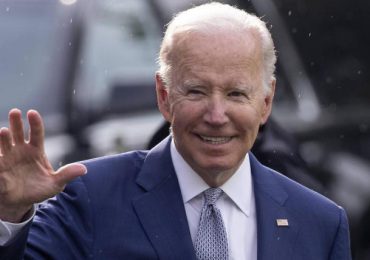 Biden "continúa mejorando" tras contraer covid, según su médico