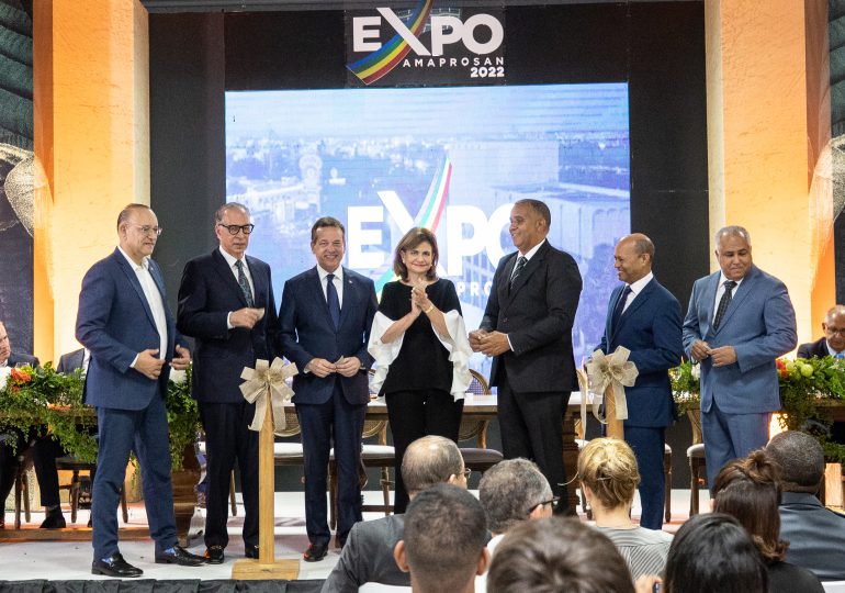Vicepresidenta inaugura Expo Amaprosan 2022 en Santiago