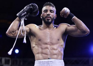 Prospecto de boxeo dominicano, Oscar García, asciende su récord invicto profesional con KO técnico