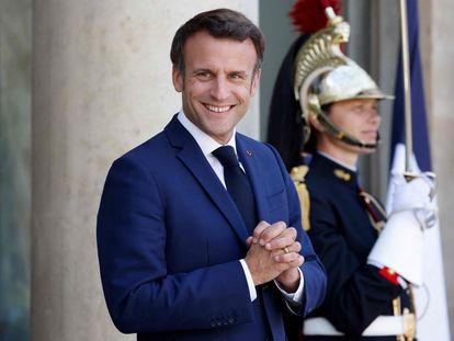 Macron lanza su segundo mandato en Francia con un gobierno continuista