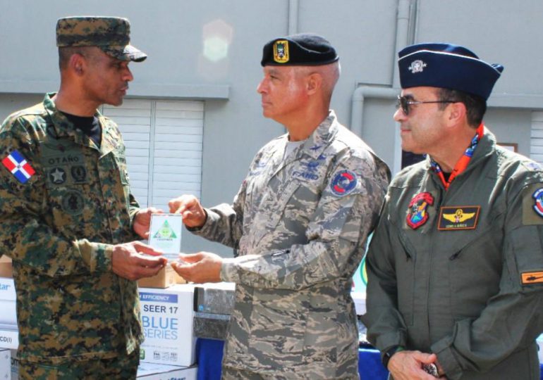 Cooperativa de Integrantes de las Fuerzas Armadas dona equipos a entidades de educación militar