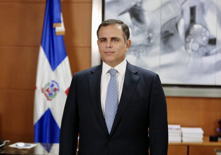 Ministro Jochi Vicente responde a Yván Lorenzo sobre supuesta riqueza en paraíso fiscal