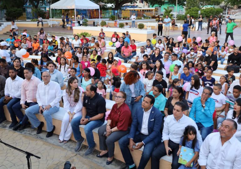 Alcaldía de Santiago y el Defensor del Pueblo presentan la Constitución Animada