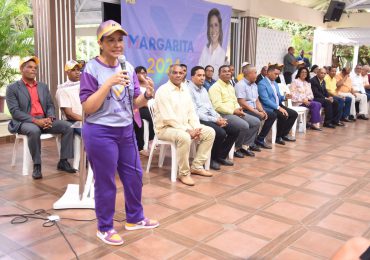 Margarita se reúne con jóvenes dirigentes del PLD en los Alcarrizos