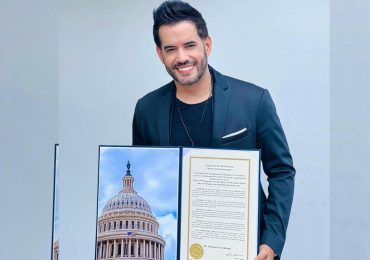 Manny Cruz es reconocido por el congreso de EEUU