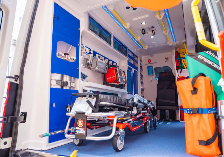 Abinader entrega ambulancias para fortalecimiento de servicios de emergencias