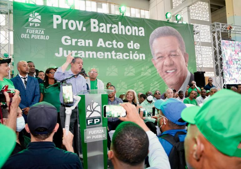 Gobierno no admite crisis y "cree que estamos en el país de las maravillas" dice Leonel Fernández