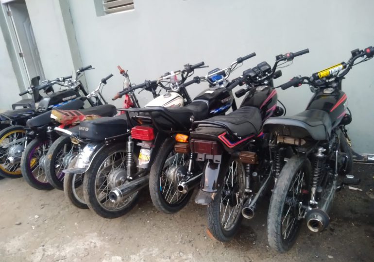 Policía Nacional apresa siete personas y ocupa once motocicletas tras carreras clandestinas en Dajabón