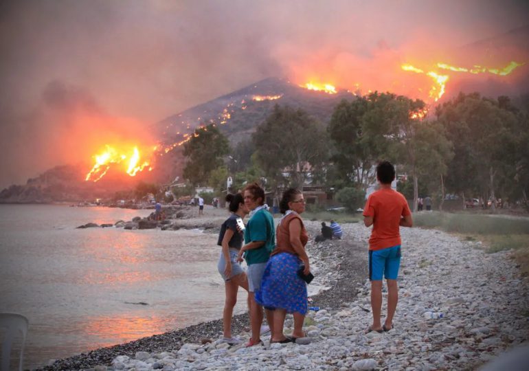 Calor sofocante e incendios atormentan al suroeste de Europa