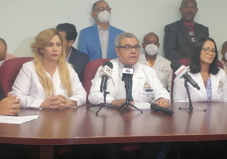 Colegio Médico exige al Gobierno reabrir hospitales que permanecen cerrados