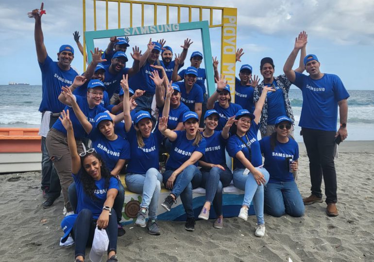 Voluntariado Samsung en RD desarrolla jornada de limpieza en Playa Manresa