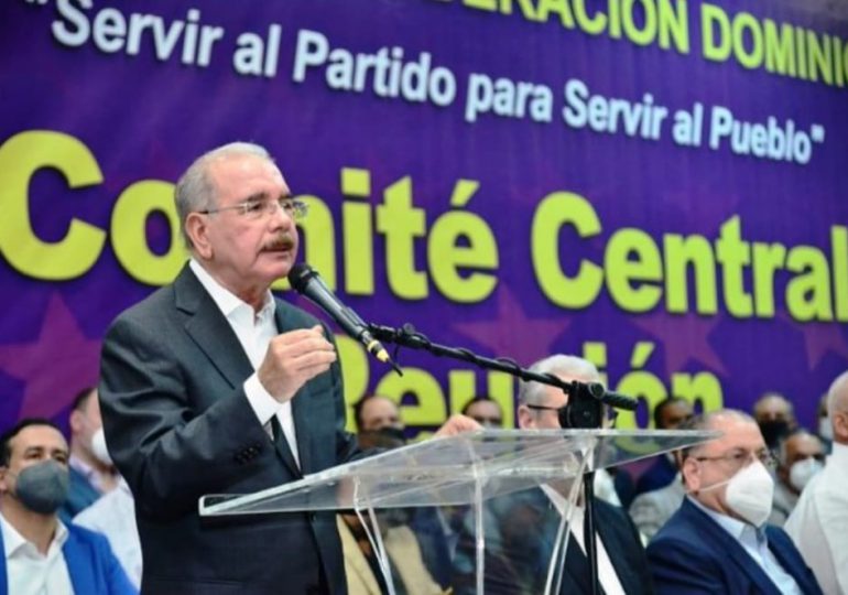 Danilo Medina se reunirá con miembros del Comité Central PLD en Santiago