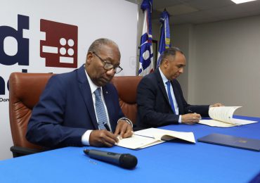 INDOTEL firma acuerdo que beneficia a cuatro provincias del país
