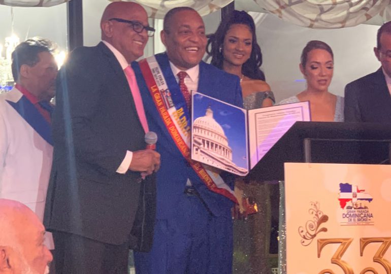 Congresista Espaillat y organizadores de Gran Parada Dominicana reconocen al alcalde José Andújar
