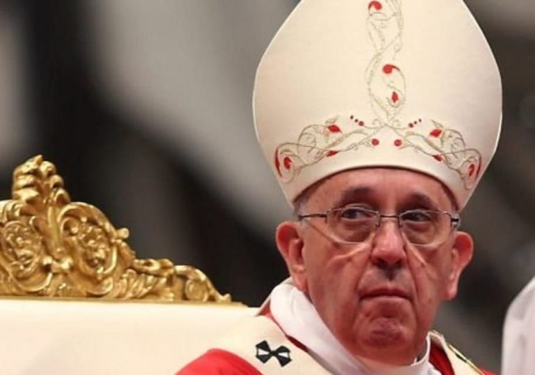 Papa desmiente rumores sobre su posible renuncia