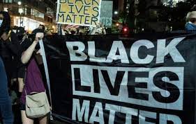 Protestas en EEUU tras divulgación de vídeo de un hombre negro acribillado por la policía